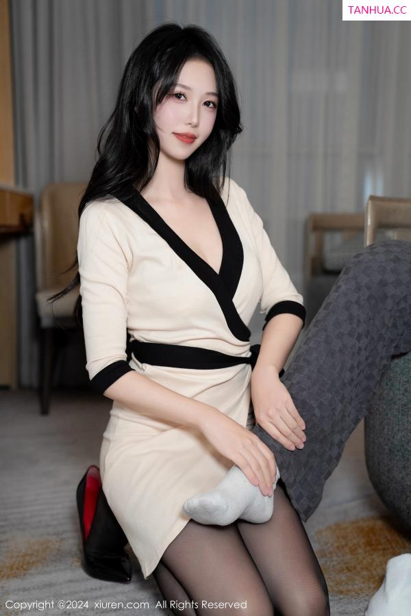 陈若依 抖娘利世 [XiuRen]高清写真图 2024.01.25 No.8019 利世 黑丝美腿第20张图片